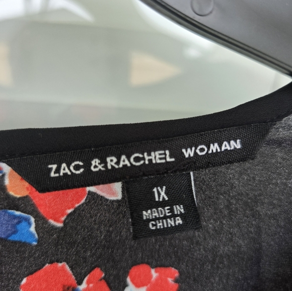 Zac & Rachel Floral Tunic Blouse 1X Plua Black Red Blue Lace Trim Flare Sleeves - Picture 8 of 15